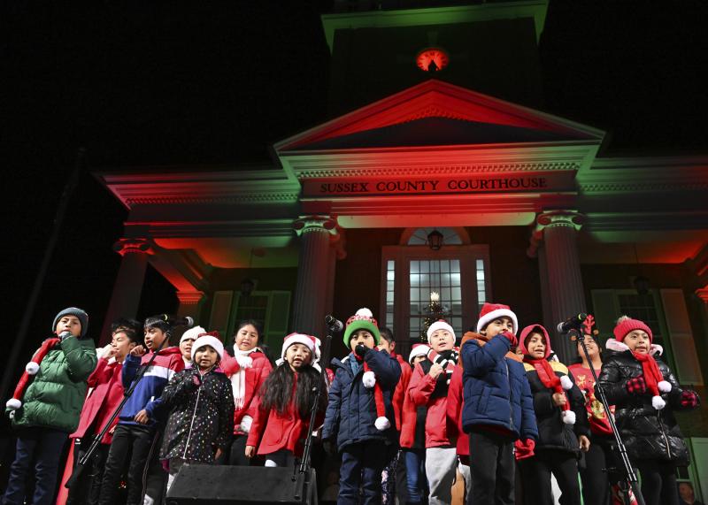 The Children's Choir of St. Michael the Archangel Catholic Church performs “Mi Burrito Sabanero.” TED PFIRRMANN PHOTOS